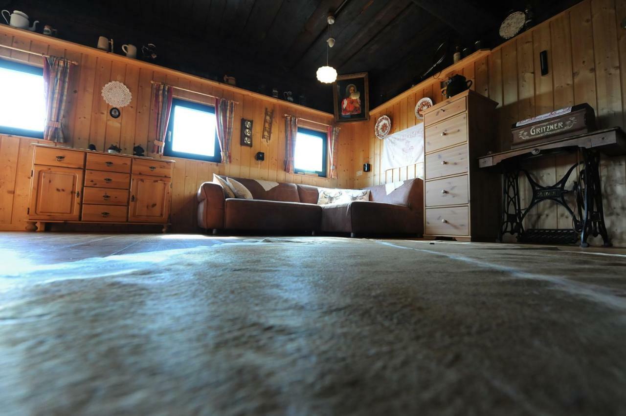 Gluehwuermchenhuette Villa Ratten ภายนอก รูปภาพ