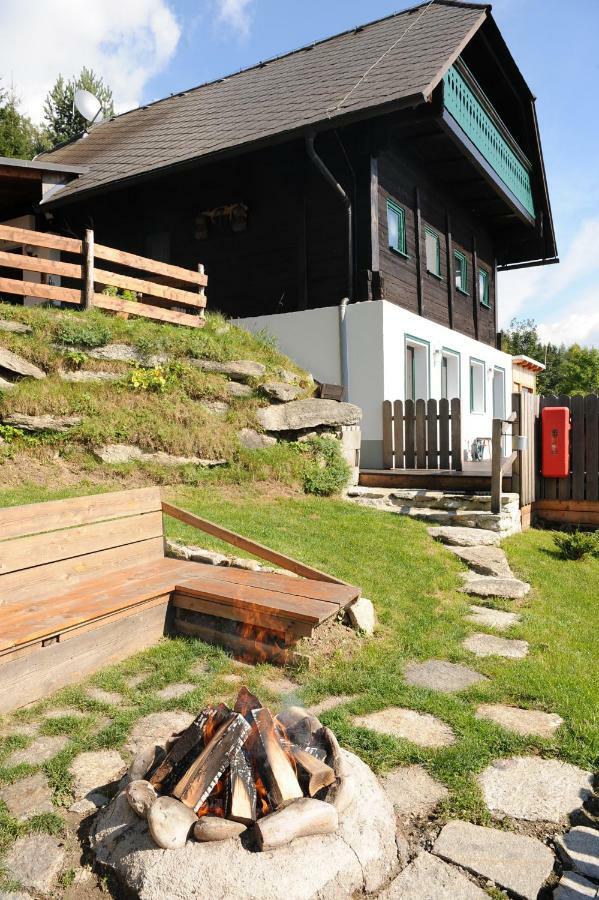Gluehwuermchenhuette Villa Ratten ภายนอก รูปภาพ