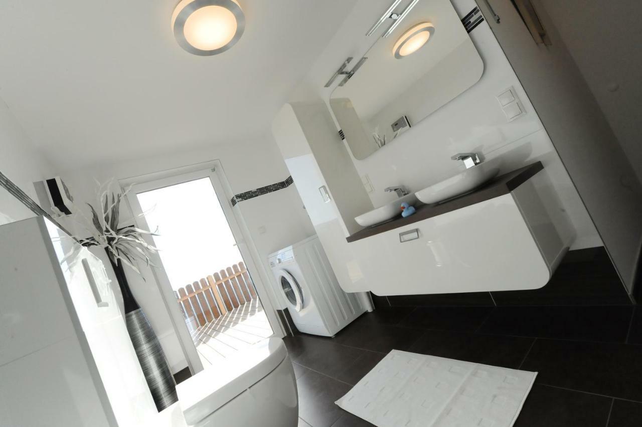 Gluehwuermchenhuette Villa Ratten ภายนอก รูปภาพ